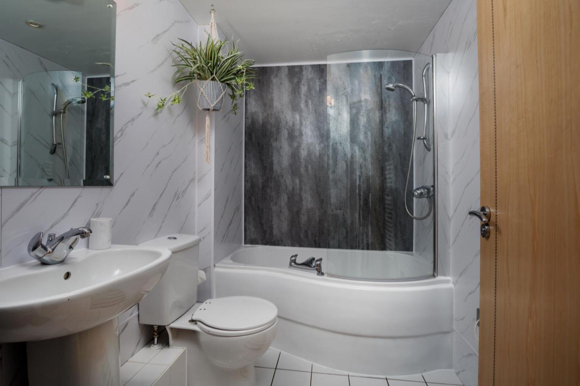 Large Central Penthouse In Leeds ليدز المظهر الخارجي الصورة