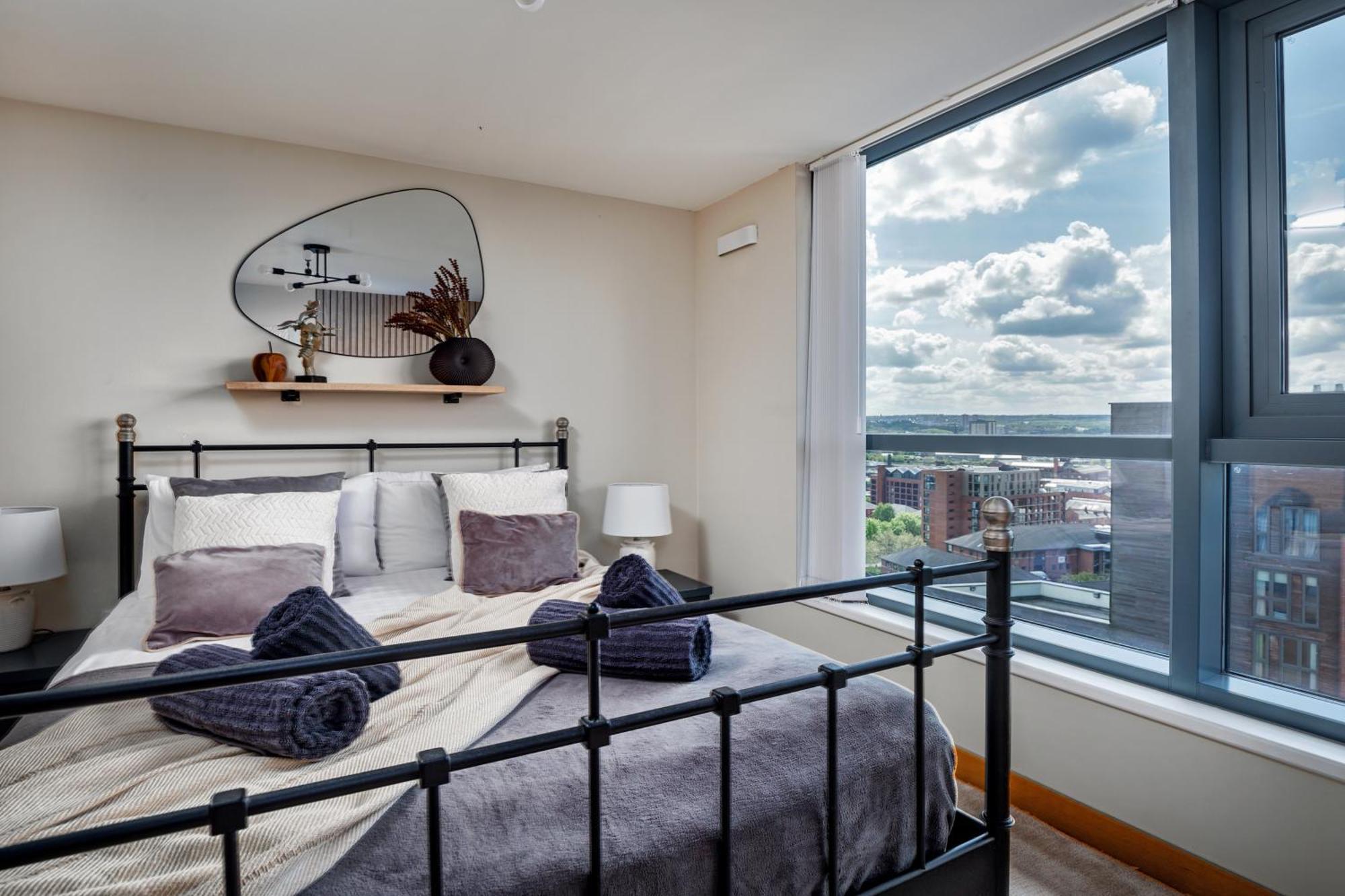 Large Central Penthouse In Leeds ليدز المظهر الخارجي الصورة